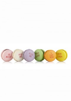 Macarons de DANA’S BAKERY MACARONS $30/12; danasbakery.com.