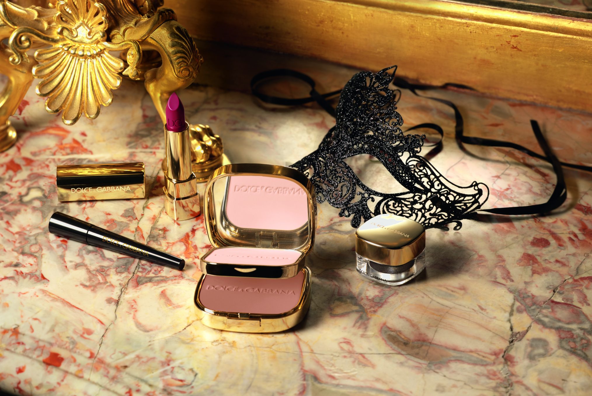 Baroque Night Out: Edición limitada de maquillaje de Dolce Gabbana, ideal para estas fiestas. http://www.dolcegabbana.com/beauty/makeup/face-charts/baroque-night-out/